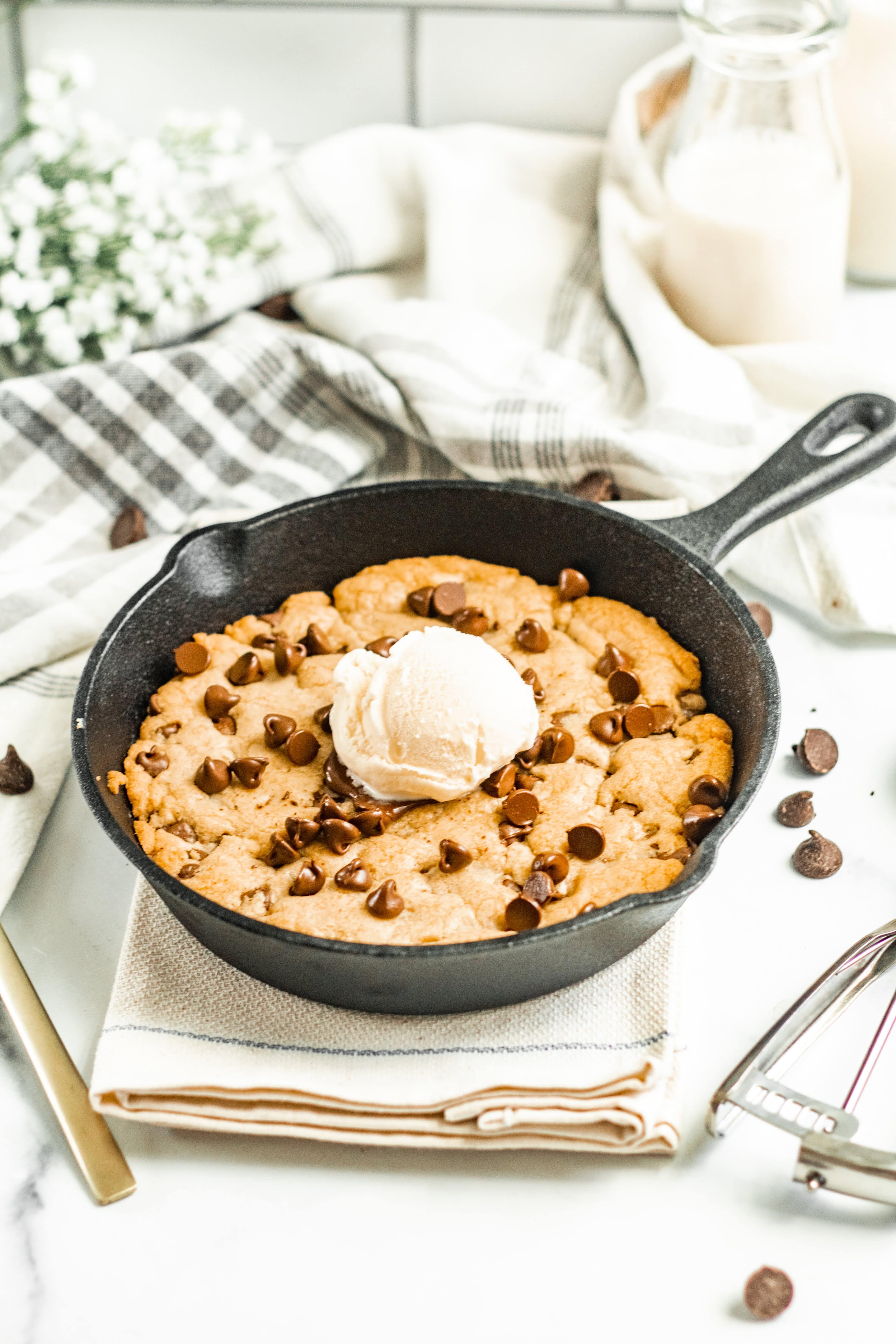 S'mores Skillet Cookie - Girl With The Iron Cast