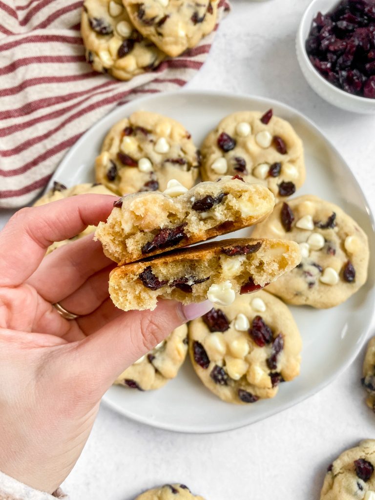 White-Chocolate-Cranberry Cookies 