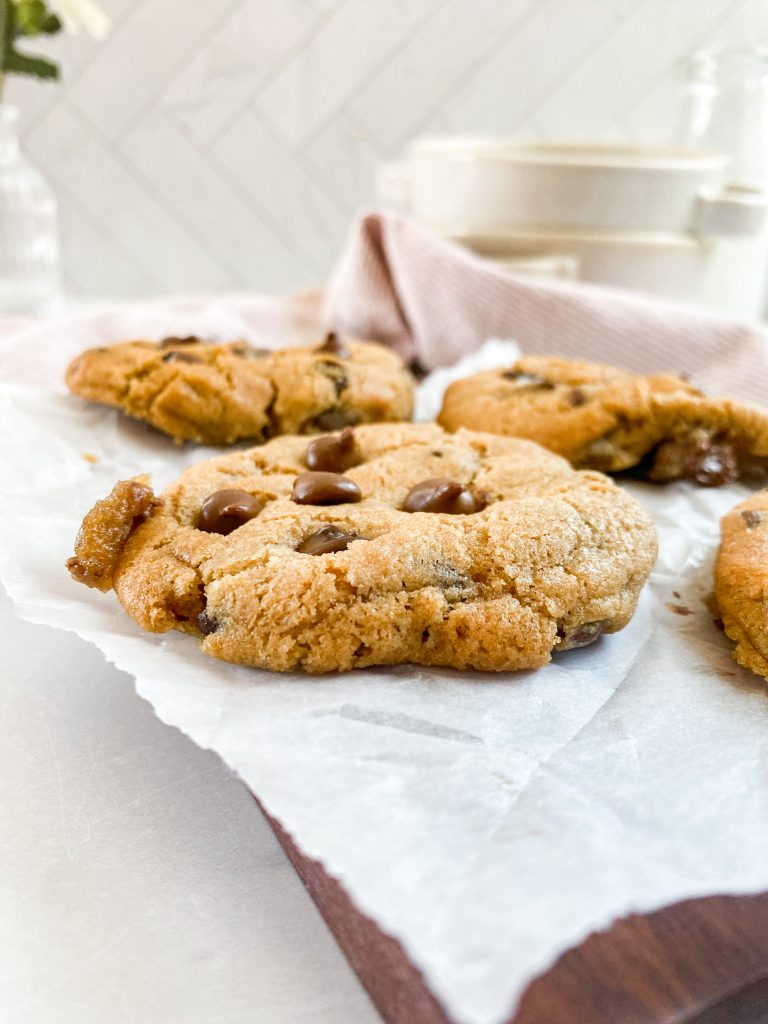 Air-Fryer- Chocolate-Chip-Cookies