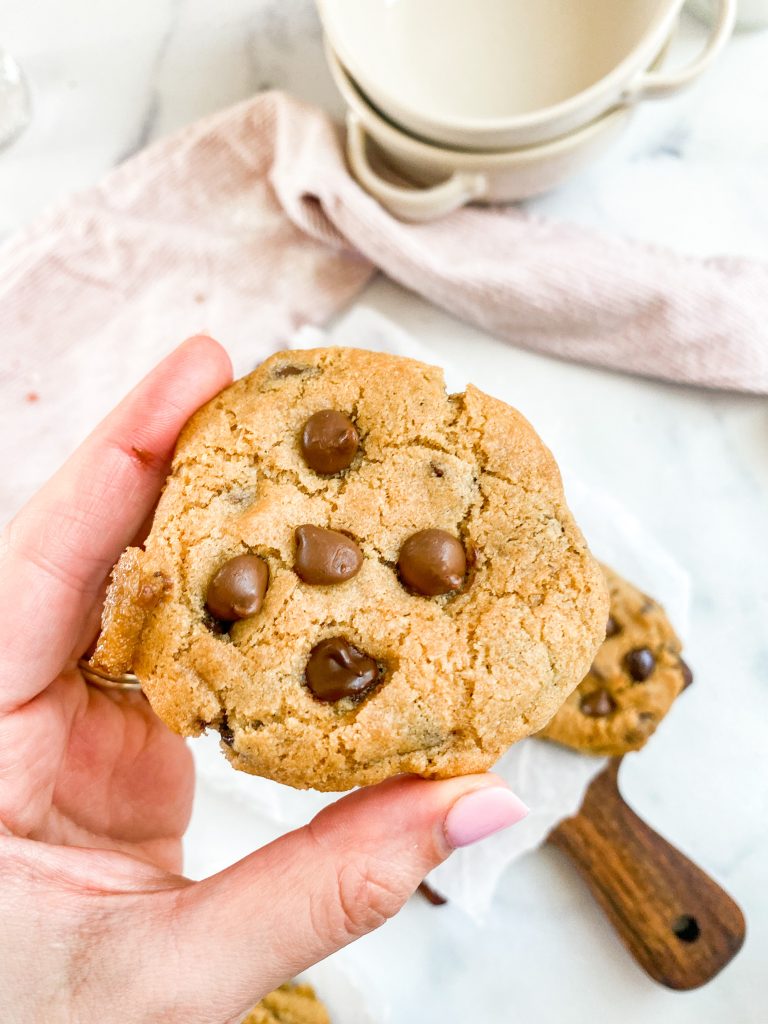 Air-Fryer- Chocolate-Chip-Cookies