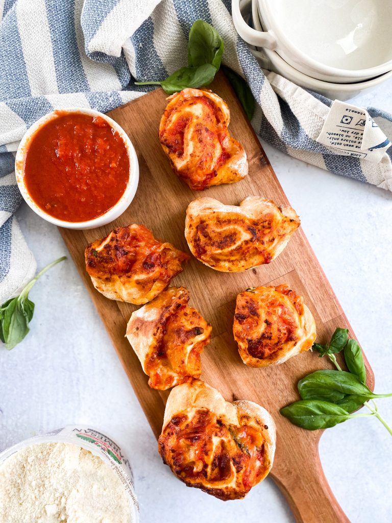 Air-Fryer-Pizza-Rolls