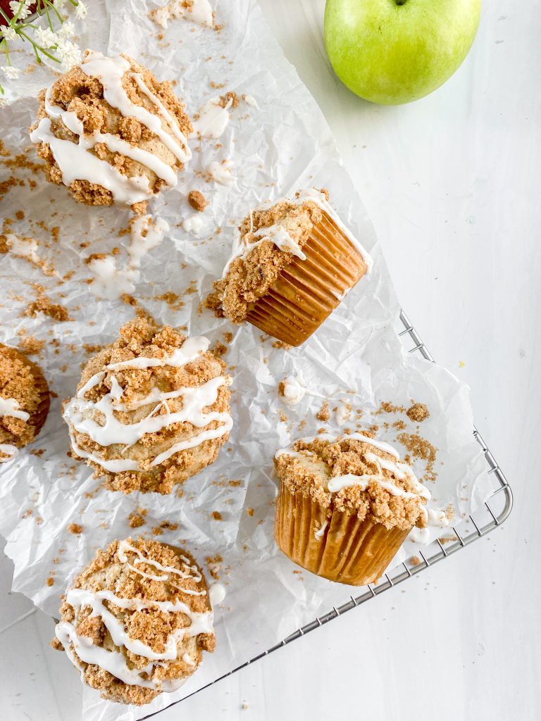 apple-crumb-muffins