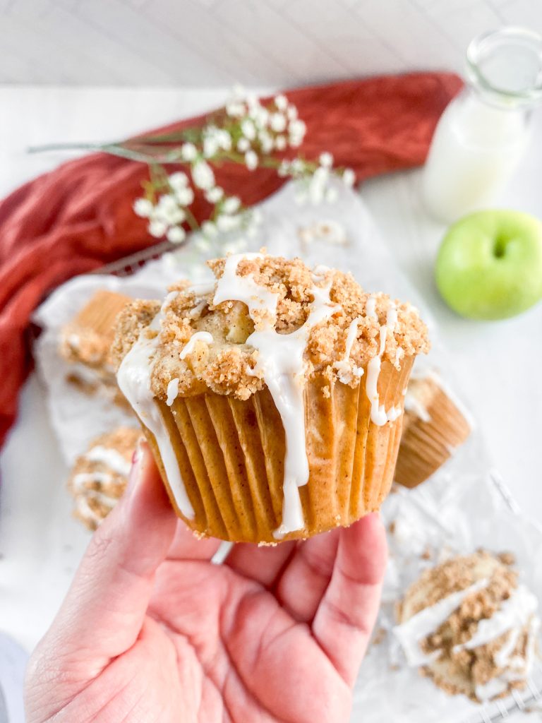 apple-crumb-muffins