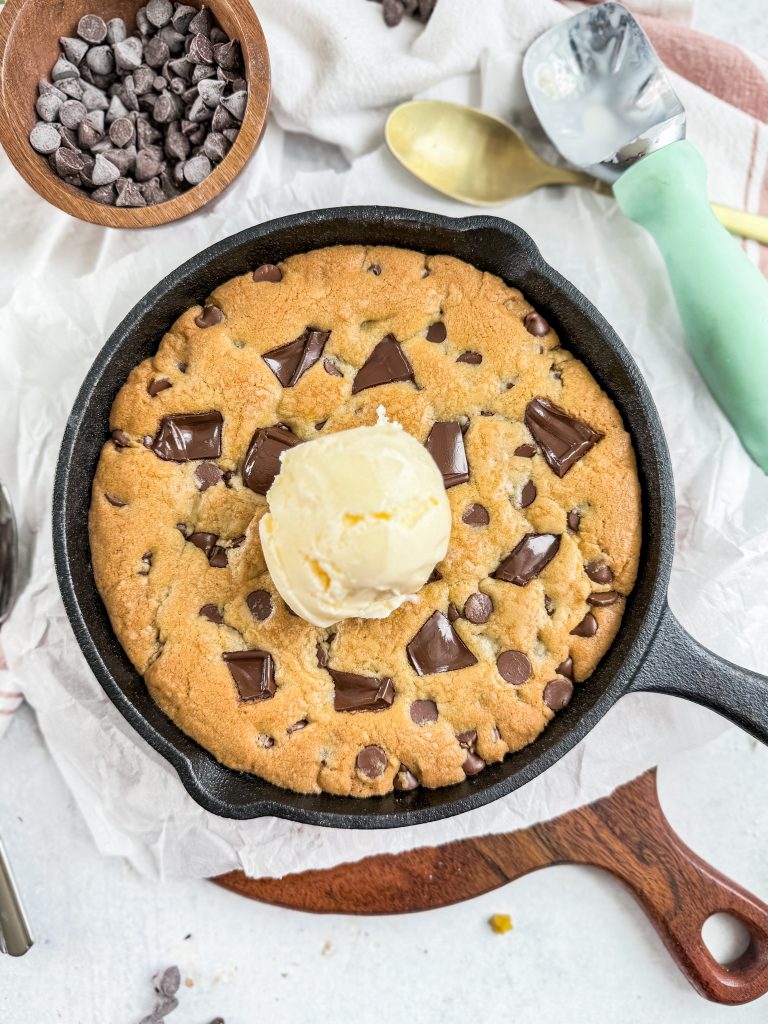 Brown-Butter-Chocolate Chip-Cookie-Skillet