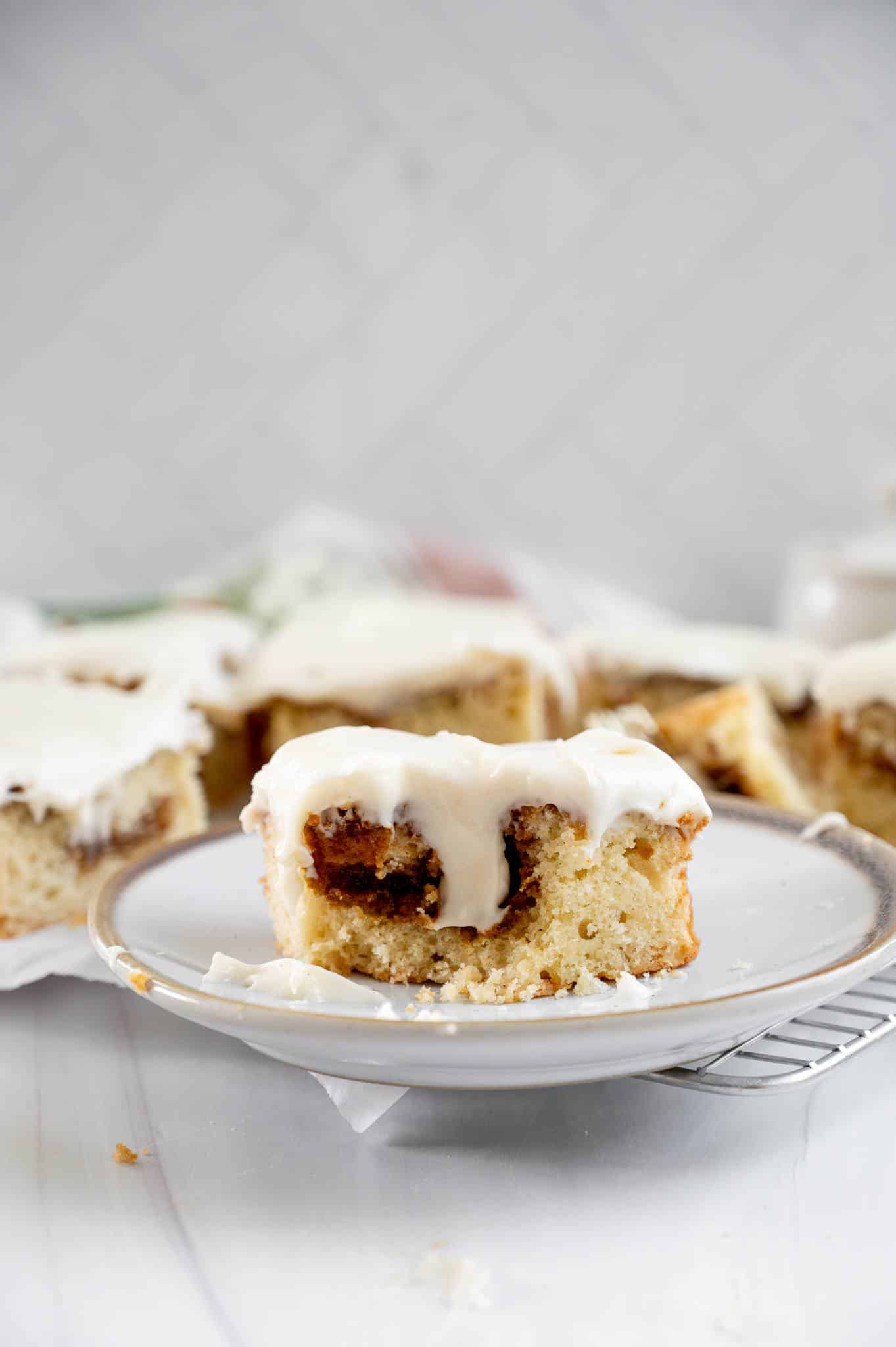 Cinnamon-Roll-Cake