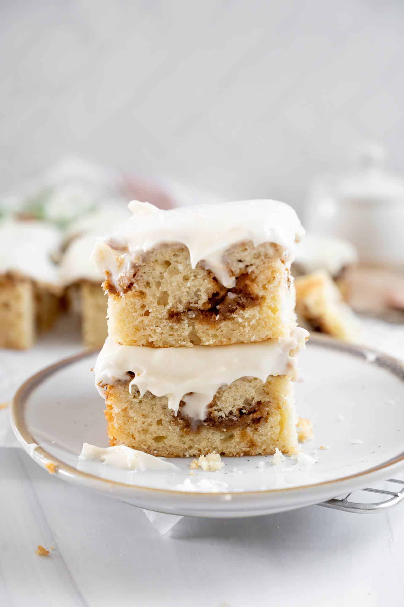 Cinnamon-Roll-Cake