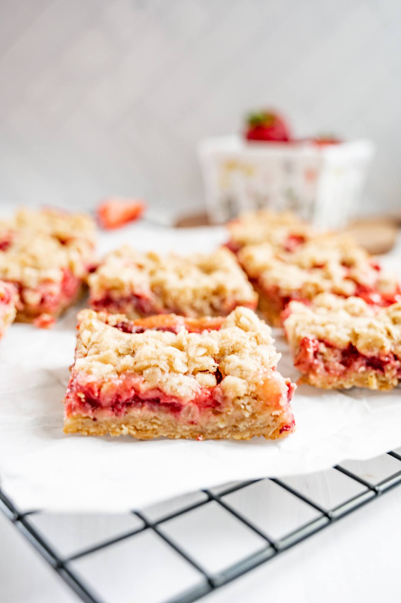 Strawberry-Oatmeal-Bars