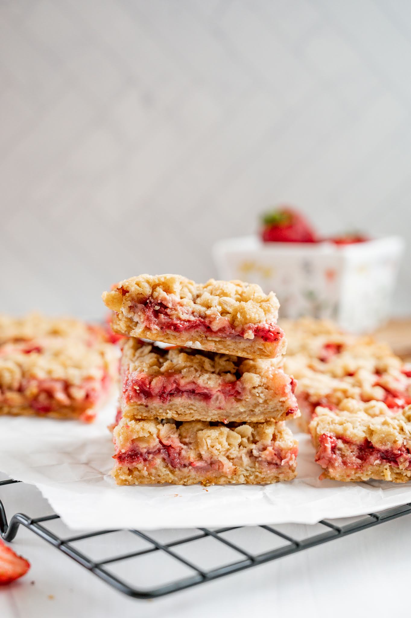 Strawberry-Oatmeal-Bars