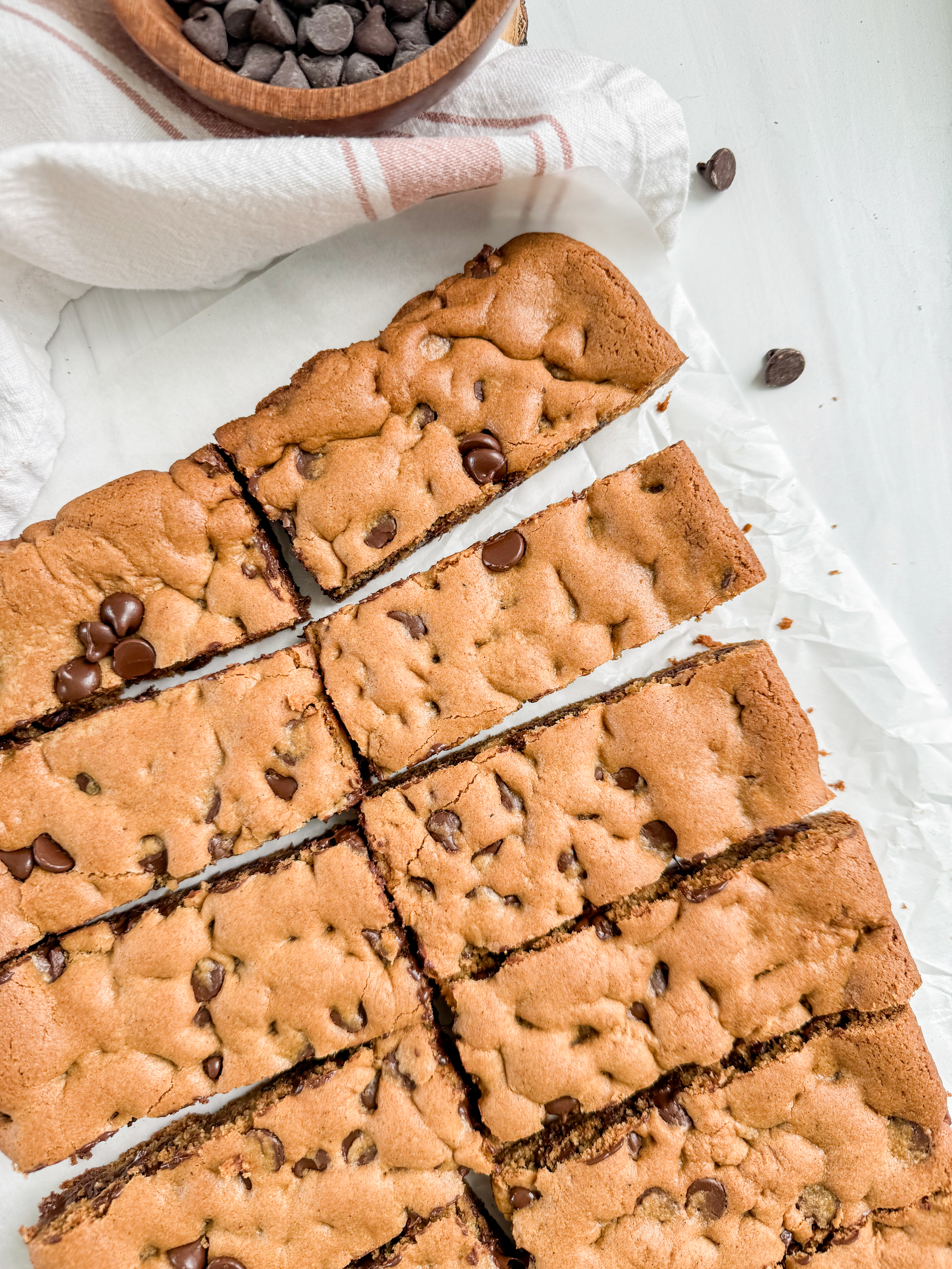 Egg-Yolk-Chocolate-Chip-Cookie-Bars