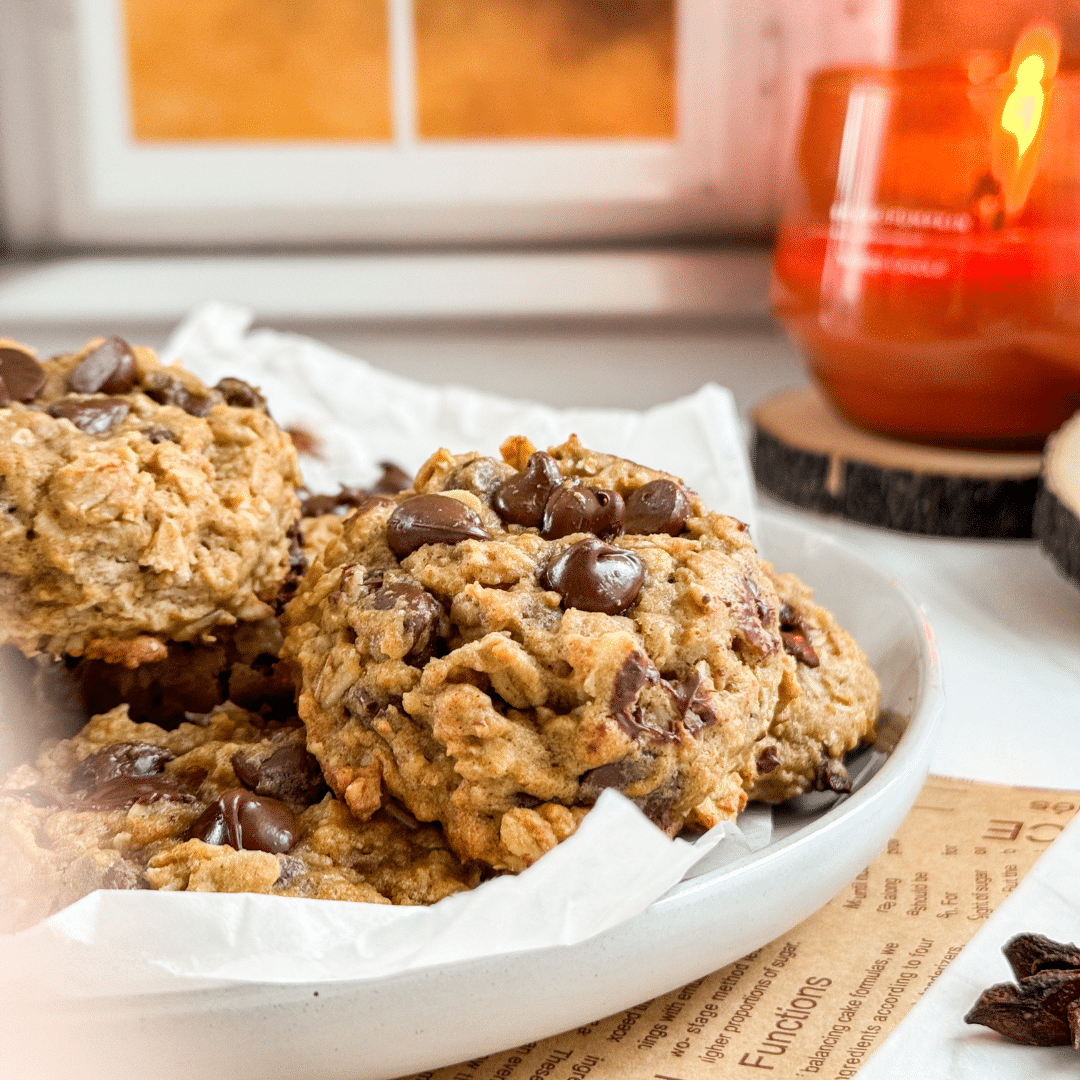 Brown-butter-pumpkin-oatmeal-chocolate-chip-cookies