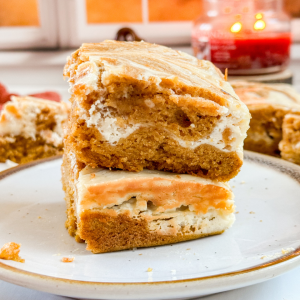 Pumpkin-Cheesecake-Swirl-Bars