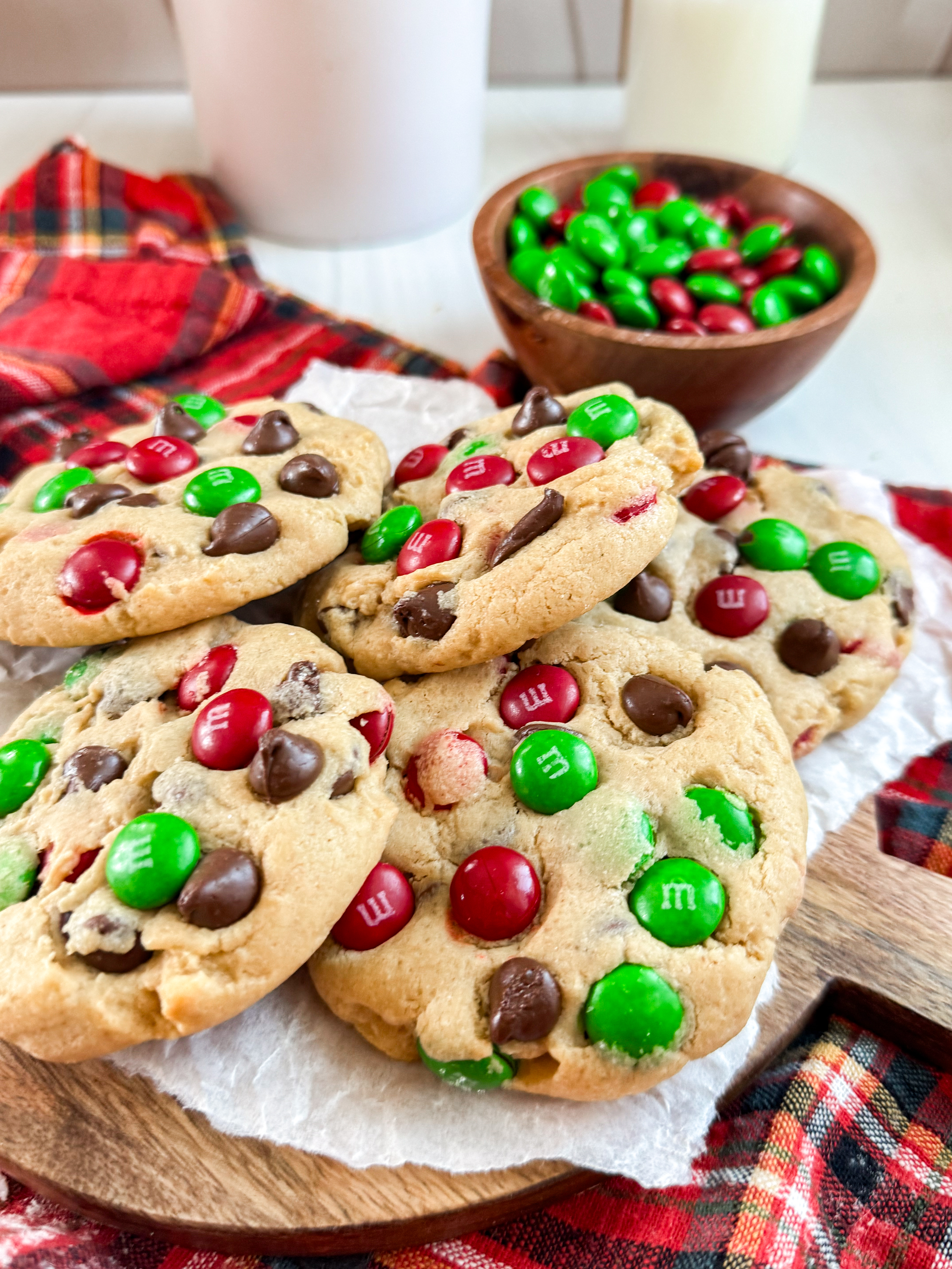 Christmas-Peanut-Butter-M&M-Cookies