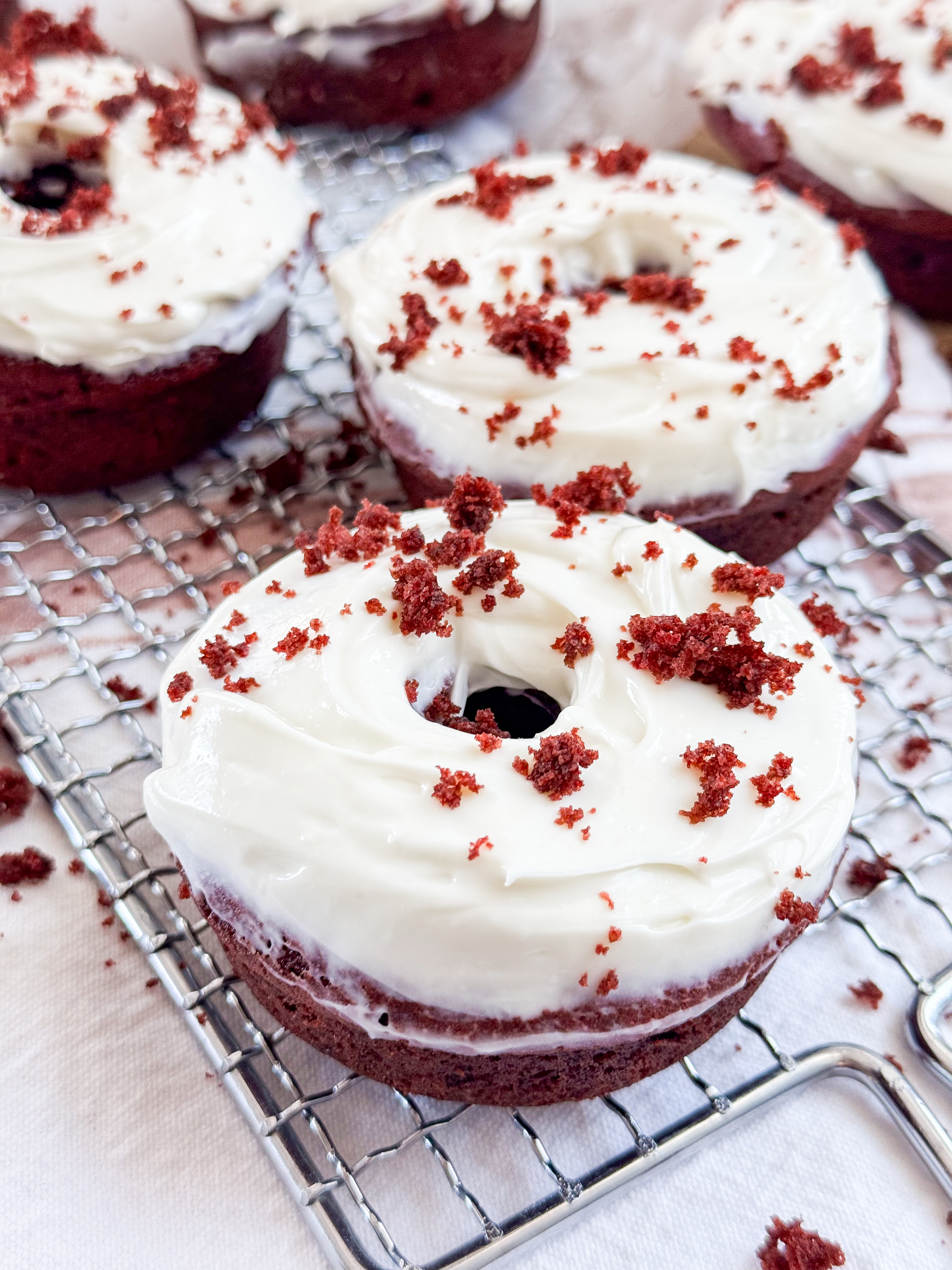 Baked-red-velvet-donuts