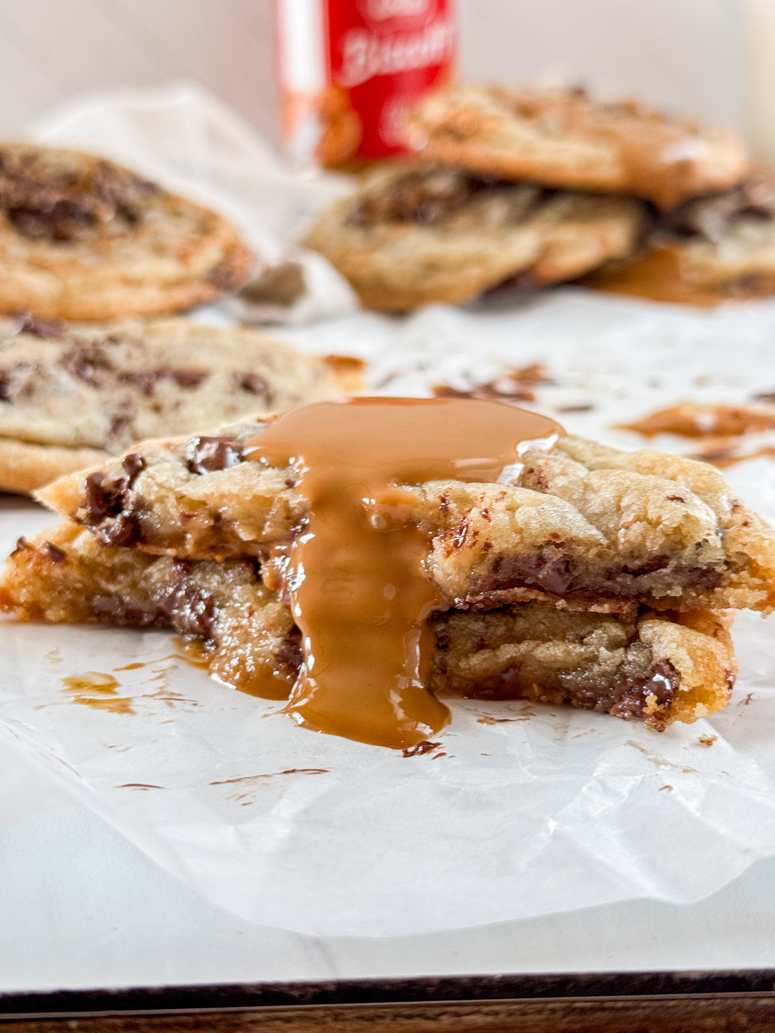 Biscoff-Stuffed-chocolate-chip-cookie